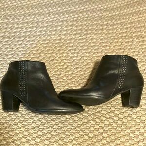 Vionic Georgia Ankle Boot